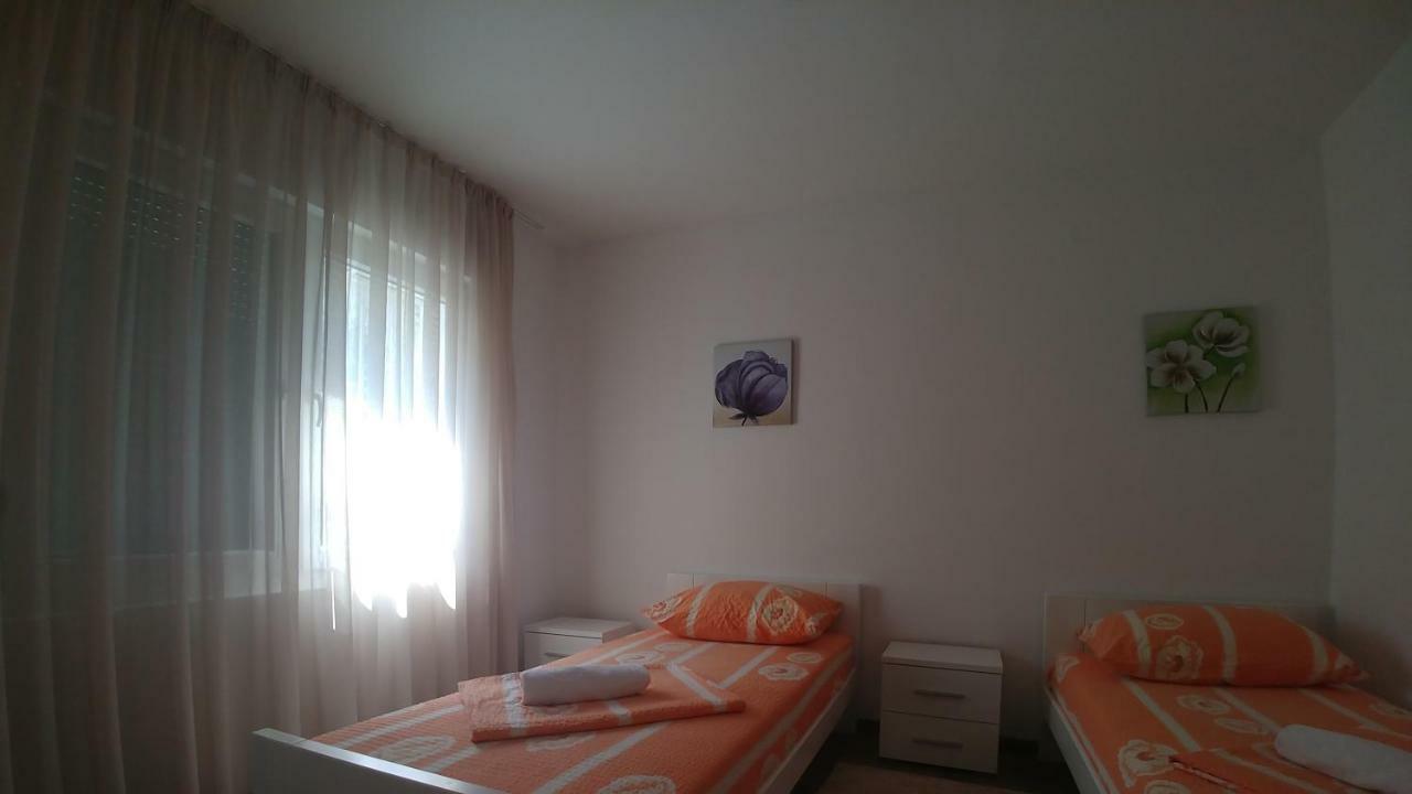 City Mid Mostar Apartment Экстерьер фото
