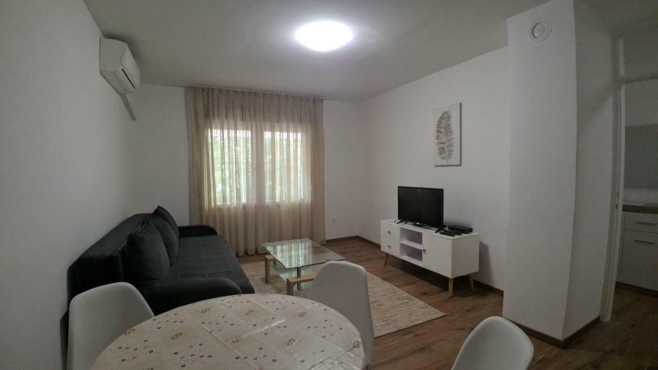 City Mid Mostar Apartment Экстерьер фото